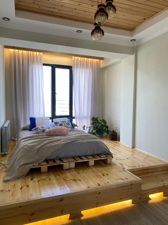 Bird'S Nest - Apartment In Downtown Karakol Exterior photo