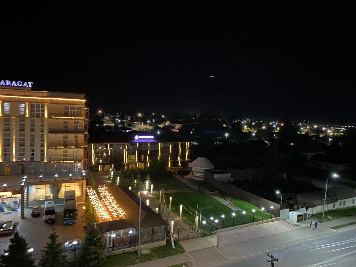 Bird'S Nest - Apartment In Downtown Karakol Exterior photo